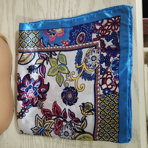 3 Square Neck Scarfs Very Pretty. - Picture 7 of 15